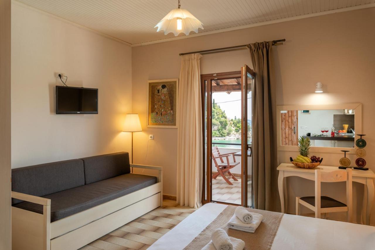 Krioneri Beach Studios Parga Exterior photo