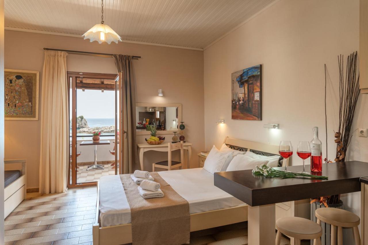 Krioneri Beach Studios Parga Exterior photo